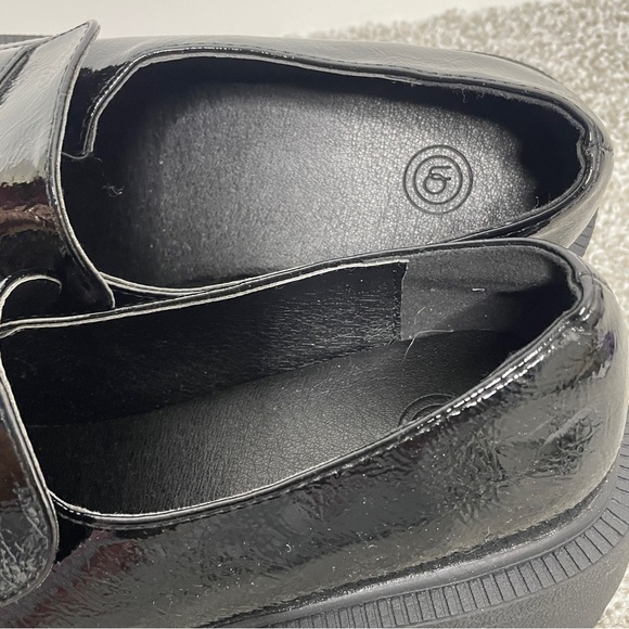 NEW Urban Outfitters Womens 10 Black Uo Greyson Penny Loafer Patent - Picture 7 of 8